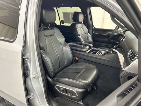 Used 2022 Jeep Wagoneer Series II w/ Convenience Group I AWD/4WD image 24