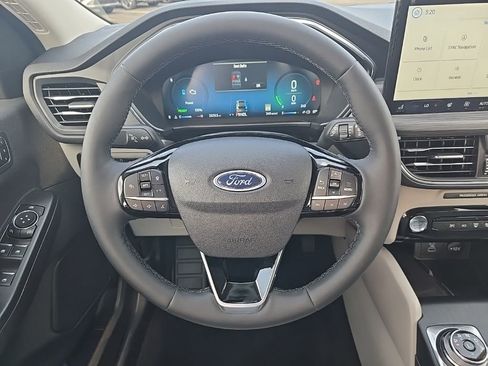 Used 2023 Ford Escape Platinum image 35