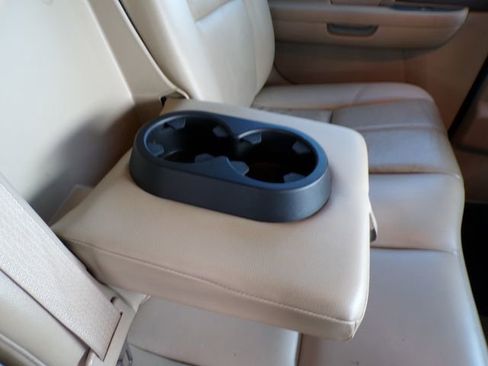 Used 2010 Chevrolet Avalanche LT w/ Suspension Package, Off-Road image 11