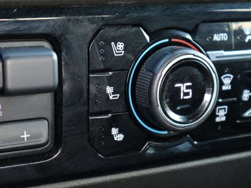 Used 2022 Chevrolet Silverado 1500 High Country w/ High Country Premium Package image 5