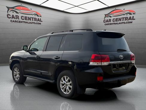 Used 2016 Toyota Land Cruiser w/ Four Season Floor Mat Package image 3