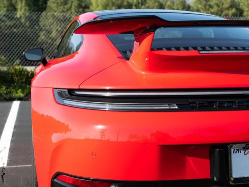 Used 2025 Porsche 911 Carrera RWD image 20