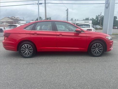 Certified 2020 Volkswagen Jetta SE FWD image 4