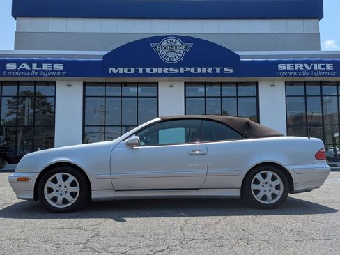 Used 2002 Mercedes-Benz CLK 320 Cabriolet image 1