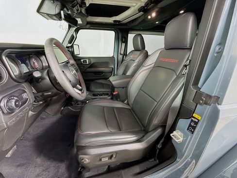 Used 2024 Jeep Wrangler Rubicon image 21