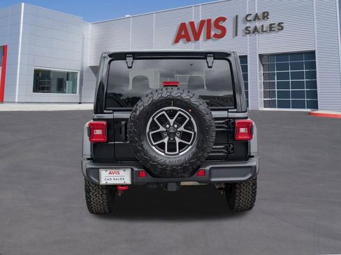 Used 2025 Jeep Wrangler Unlimited Rubicon w/ Convenience Group image 7