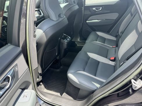 Used 2022 Volvo XC60 B5 R-Design w/ Advanced Package FWD image 32