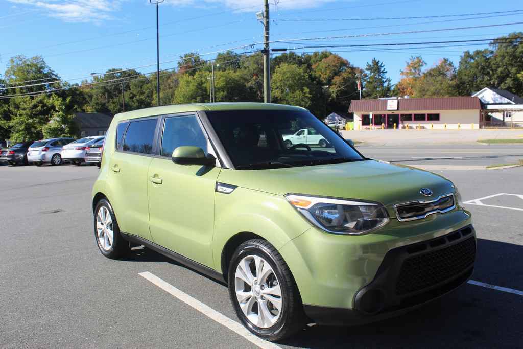 Used 2015 Kia Soul + FWD image 3