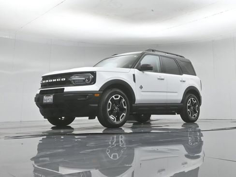 Used 2023 Ford Bronco Sport Outer Banks w/ Tech Package AWD/4WD image 48
