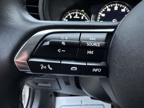 Used 2025 MAZDA MAZDA3 s image 25