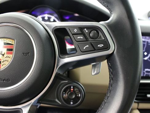 Certified 2023 Porsche Cayenne Platinum Edition image 34