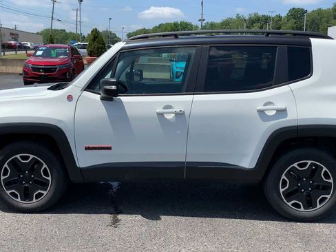 Used 2016 Jeep Renegade Trailhawk w/ Cold Weather Group AWD/4WD image 5