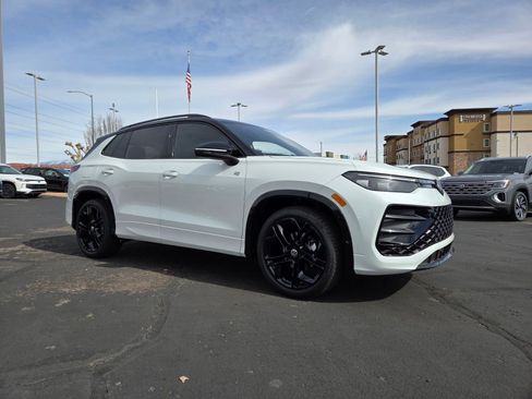 New 2026 Volkswagen Tiguan SE R-Line FWD image 2