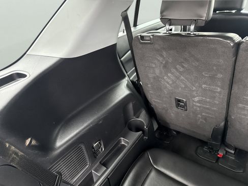 Used 2022 Ford Explorer XLT w/ Equipment Group 202A image 12