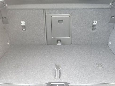 New 2026 Volvo XC40 B5 Ultra w/ Climate Package image 18