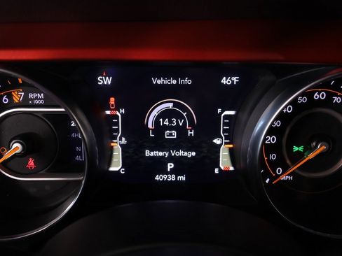 Used 2023 Jeep Gladiator Rubicon w/ Cold Weather Group image 4