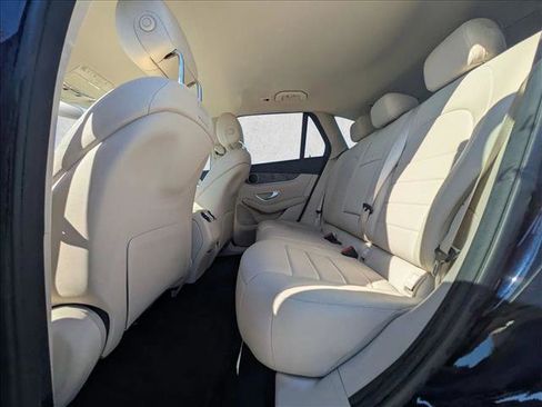 Used 2019 Mercedes-Benz GLC 300 4MATIC image 16