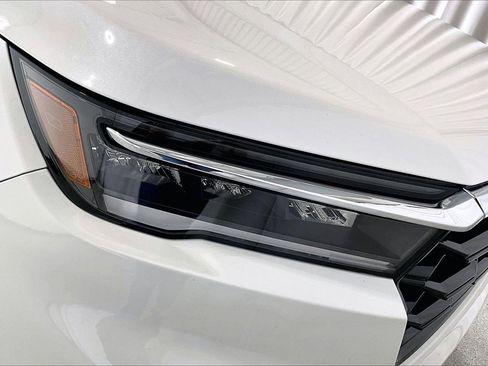 Used 2024 Honda Pilot Touring image 28