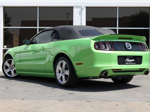 Used 2013 Ford Mustang GT RWD image 11