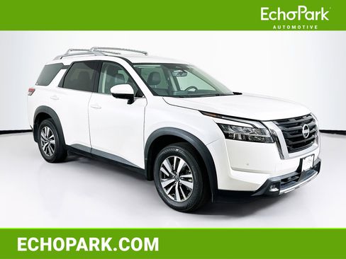 Used 2023 Nissan Pathfinder SL w/ Cargo Package FWD image 1