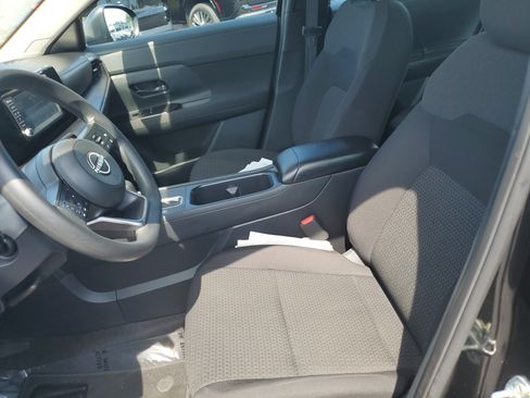 Used 2025 Nissan Kicks S AWD/4WD image 16