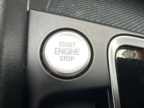 Certified 2020 Volkswagen Jetta R-Line image 31