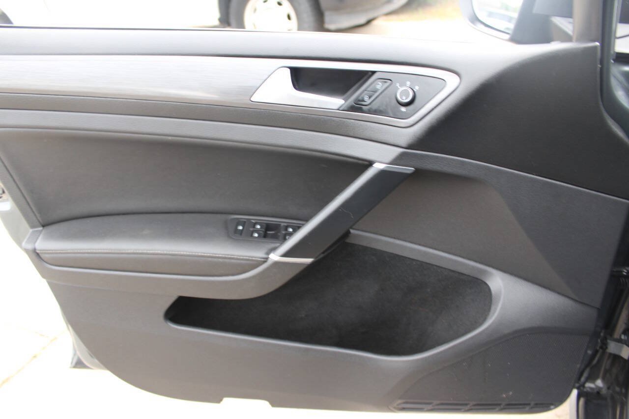 Used 2021 Volkswagen Golf 4-Door FWD image 18