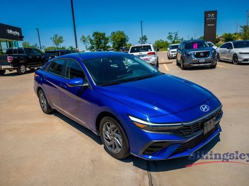 Used 2024 Hyundai Elantra SEL FWD image 7