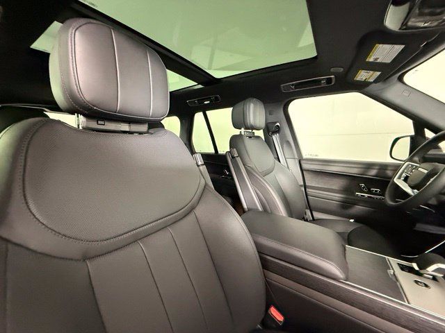 New 2026 Land Rover Range Rover SE AWD/4WD image 31