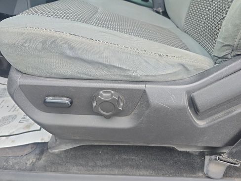 Used 2012 Ford F250 XLT w/ XLT Interior Pkg image 19