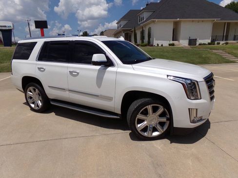 Used 2016 Cadillac Escalade Luxury AWD/4WD image 12