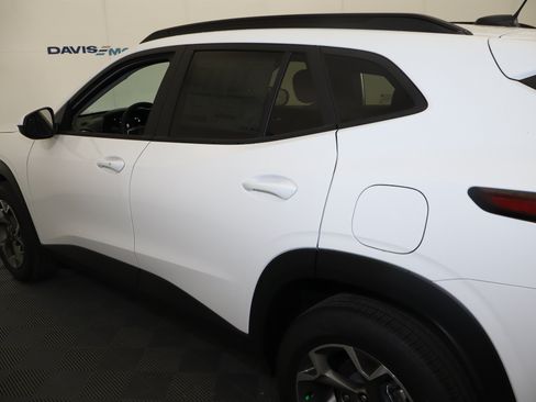 New 2026 Chevrolet Trax LT w/ Driver Confidence Package FWD image 10