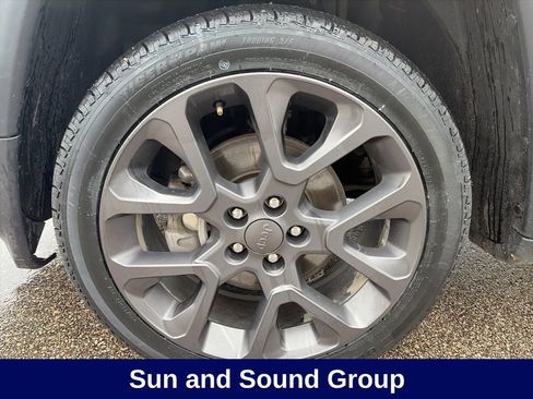 Used 2021 Jeep Compass Latitude w/ Sun and Sound Group AWD/4WD image 4