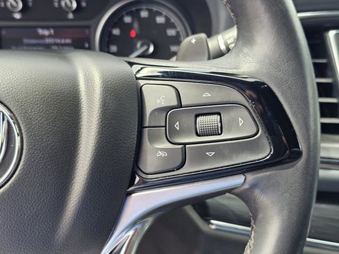 Used 2023 Buick Enclave Essence w/ Experience Buick Package FWD image 21