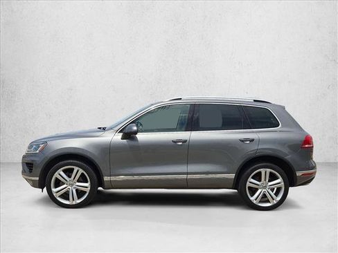 Used 2016 Volkswagen Touareg Executive AWD/4WD image 9