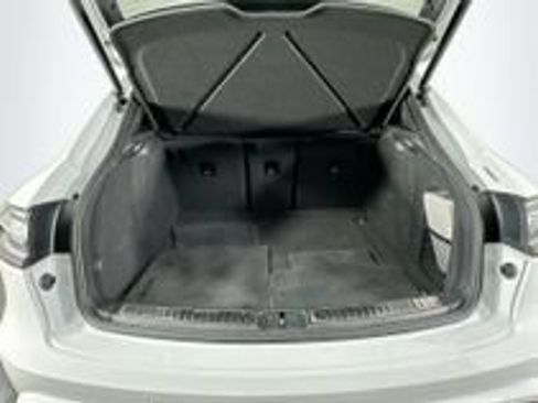Certified 2026 Porsche Macan AWD/4WD image 19
