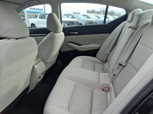 Used 2022 Nissan Altima 2.5 SV image 17