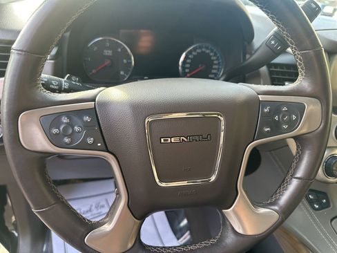 Used 2019 GMC Yukon Denali w/ Denali Ultimate Package AWD/4WD image 16