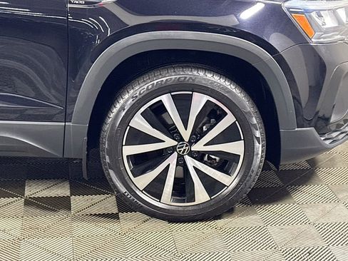 Used 2022 Volkswagen Taos SE w/ Panoramic Sunroof Package image 24