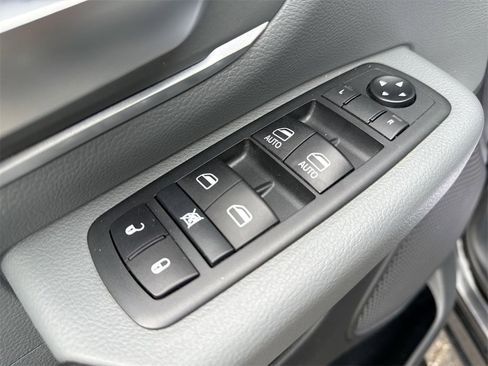 Used 2020 RAM 1500 Big Horn image 13