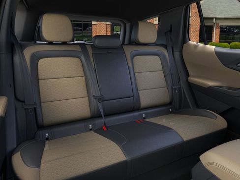 New 2026 Chevrolet Equinox ACTIV AWD/4WD image 17