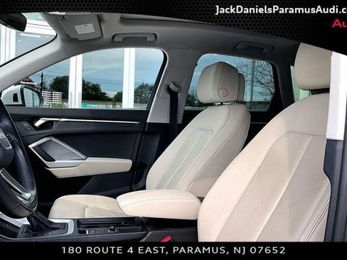 Used 2023 Audi Q3 2.0T Premium w/ Convenience Package AWD/4WD image 17