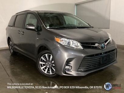 Used 2018 Toyota Sienna AWD