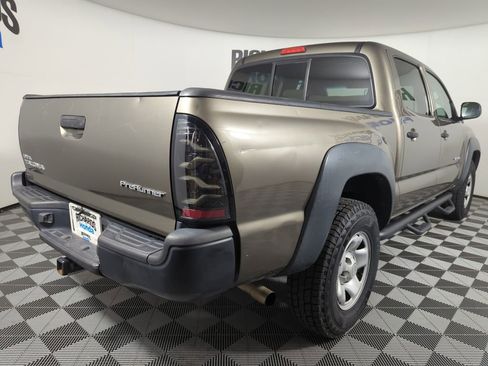 Used 2011 Toyota Tacoma PreRunner image 5
