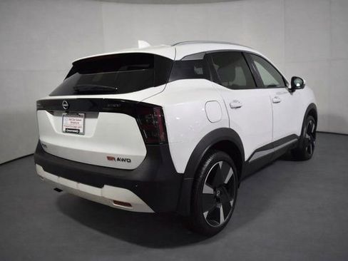 Certified 2025 Nissan Kicks SR image 4