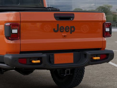 New 2026 Jeep Gladiator Mojave w/ Steel Bumper Group AWD/4WD image 14