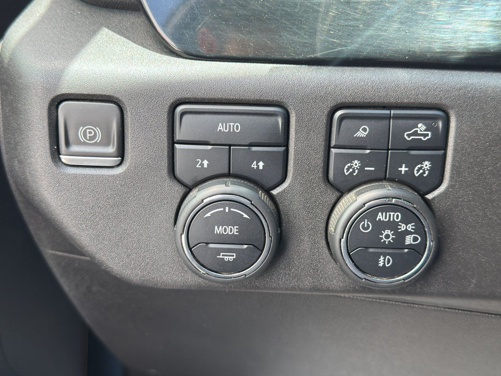 Used 2023 Chevrolet Silverado 1500 LTZ AWD/4WD image 21