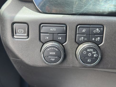 Used 2023 Chevrolet Silverado 1500 LTZ AWD/4WD image 21