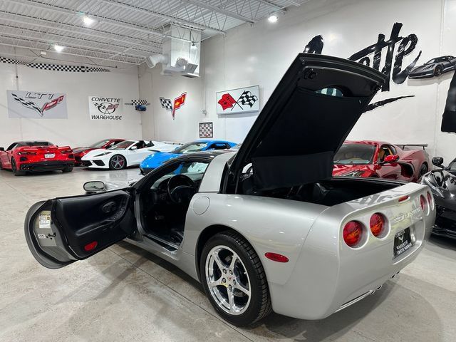 Used 2004 Chevrolet Corvette Coupe w/ Preferred Equipment Group RWD image 21