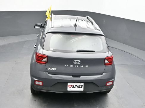 Used 2025 Hyundai Venue SEL FWD image 33
